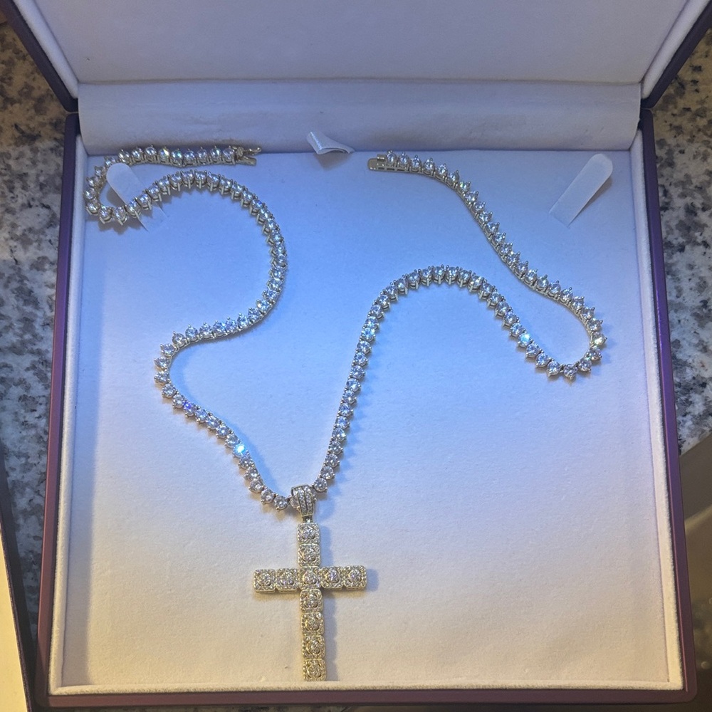 Elegant Silver Cross Necklace